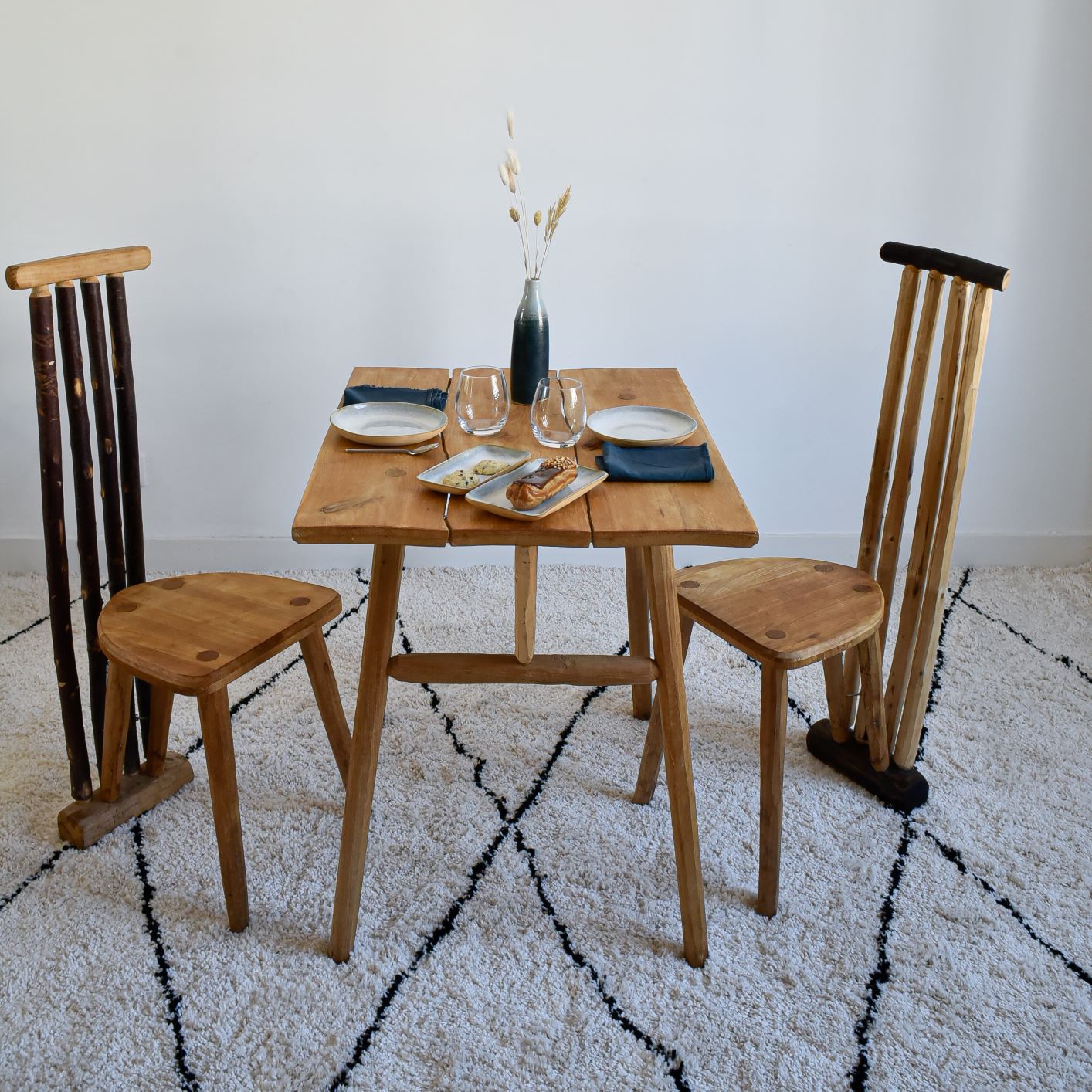 Table D Appoint Bistrot La Main Francaise L Artisanat Local Durable Et Desirable Table D Appoint Bistrot La Main Francaise L Artisanat Local Durable Et Desirable