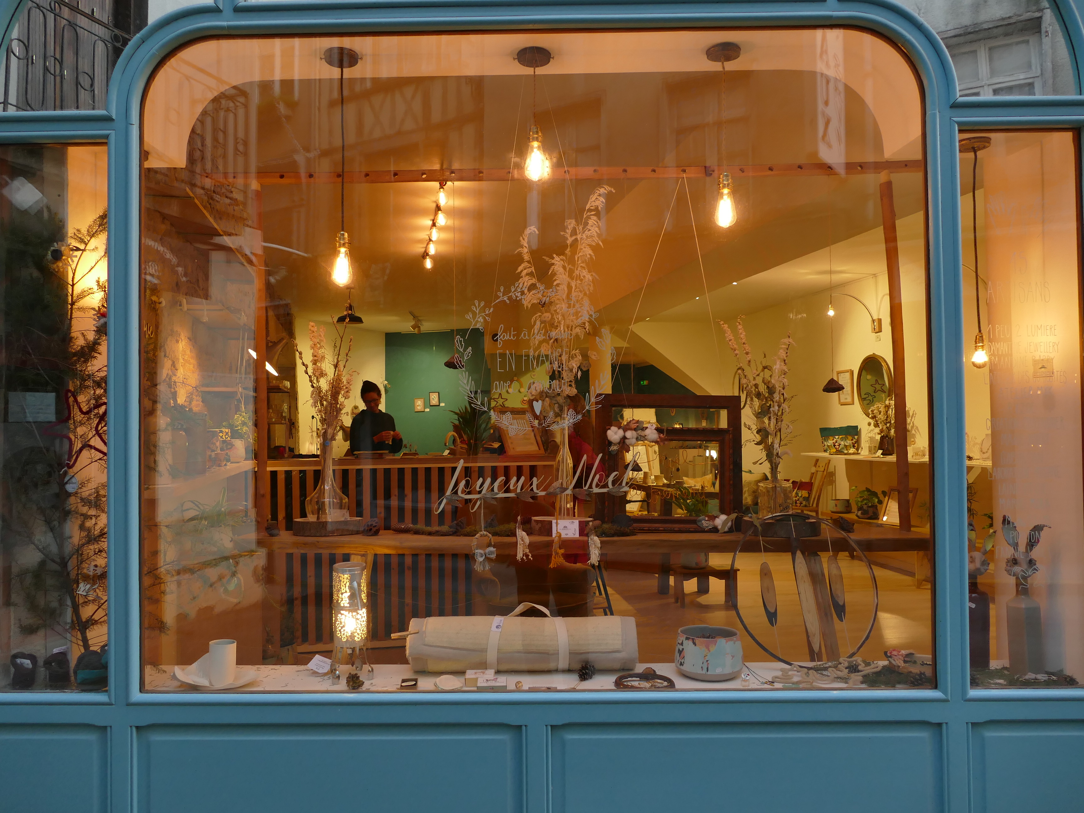La boutique évènement Noël Autrement par La Main Française s’est soldée par un succès!