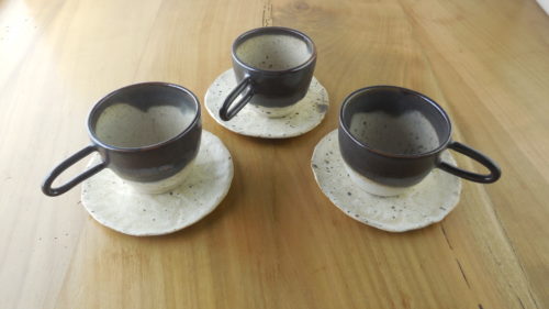 Tasse café et sous tasse marron