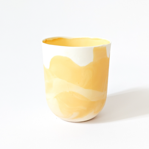 tasse à café jaune