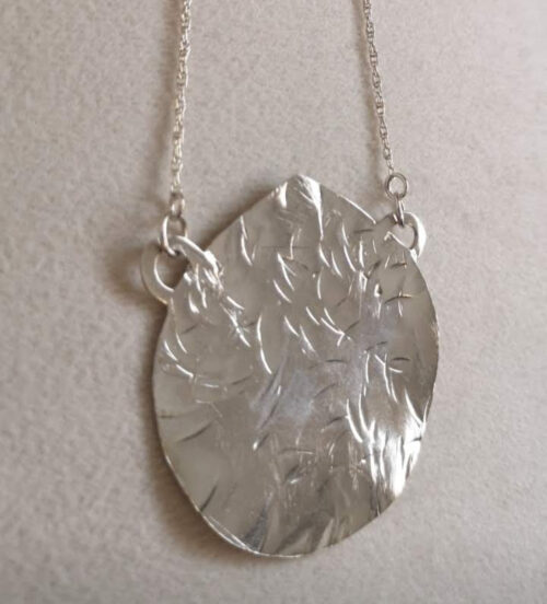 Collier poire à texture Bambou